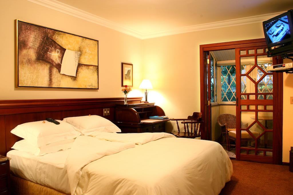Hotel Frontenac Кампус-ду-Жордау Экстерьер фото